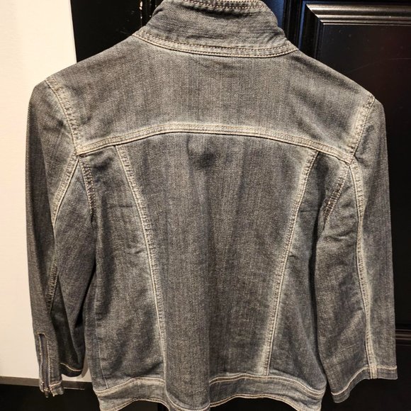 Distressed 3/4 sleeve jean jacket - DKNY Jeans - Size S - Picture 2 of 3